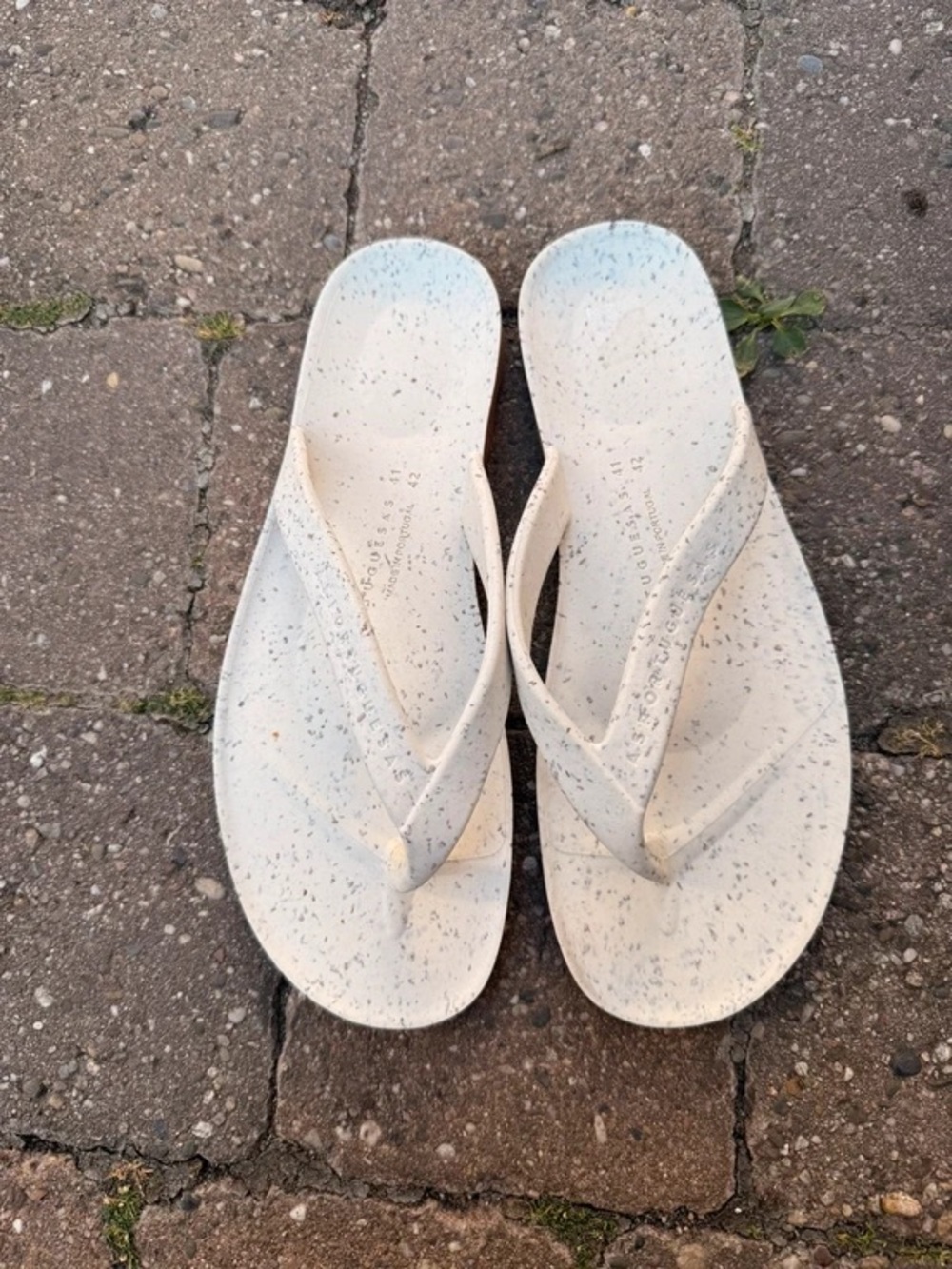Women's Cream Speckled Foam Flip Flop Sandals